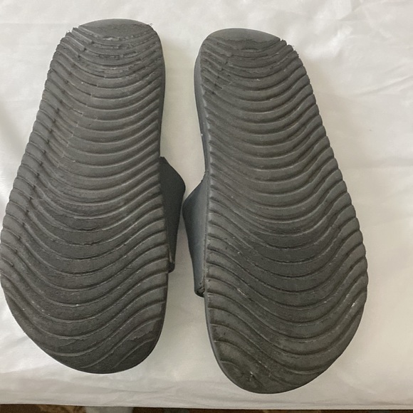 Nike Slides - Picture 3 of 3